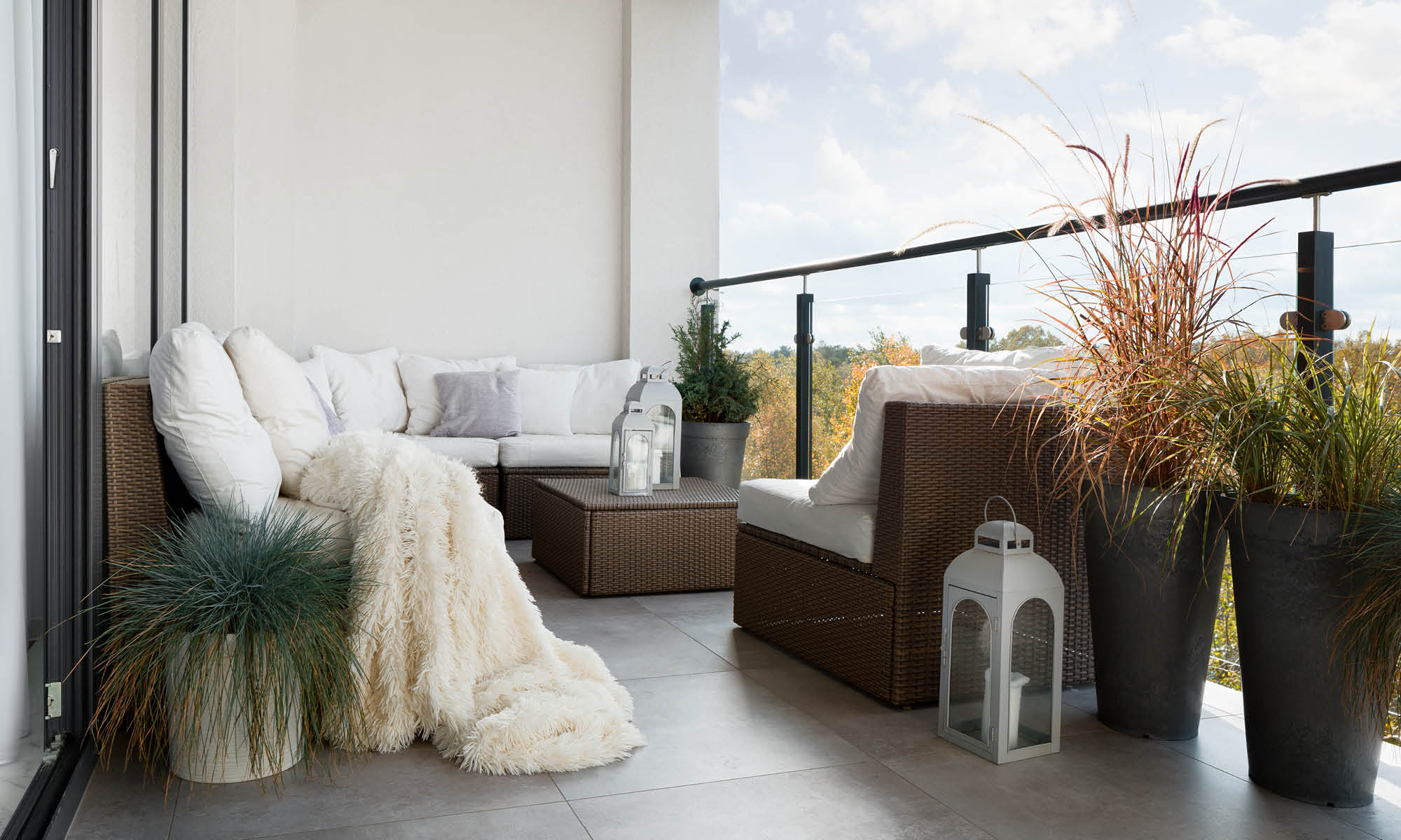 Clever einrichten: Platzsparende Möbel für kleine Balkone