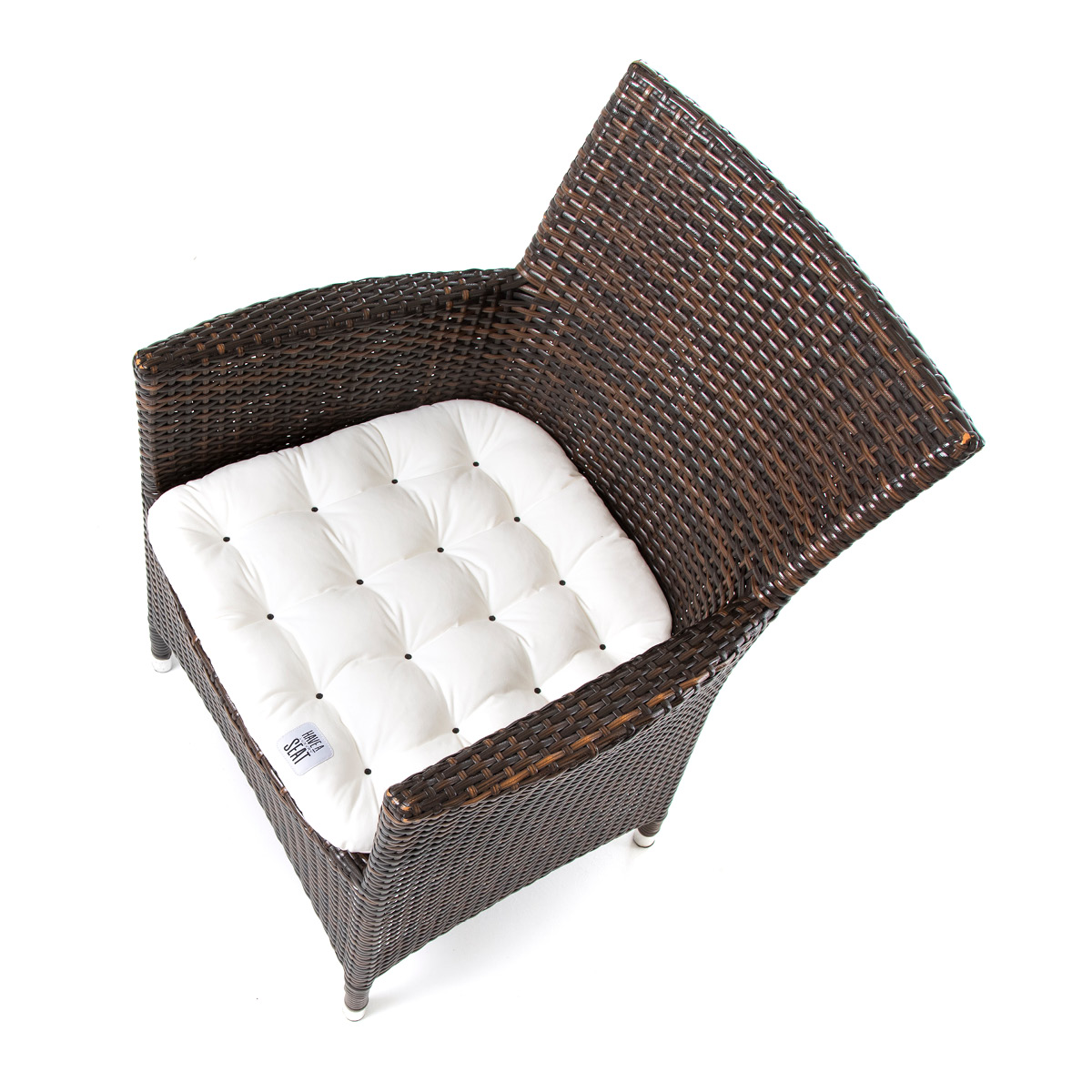 Weißes Sitzkissen trapez /konisch mit abgerundeten Ecken, optimale Passform für einen Rattanstuhl / Rattansessel | HAVE A SEAT Living