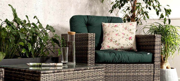 Premium Outdoor-Kissen / Relaxkissen | HAVE A SEAT Living HAVE A SEAT Living | Sitzauflagen mit Rückenpolster und Outdoor-Kissen auf Rattan-Lounge | wetterfest | Indoor / Outdoor | waschbar bis 95° C