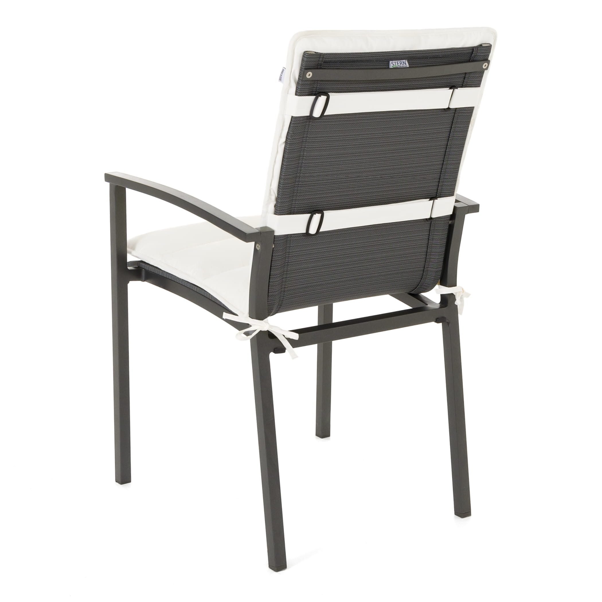 Polsterauflage Flair für Niedriglehner in Weiss auf einem Gartenstuhl - Rückansicht mit Darstellung der Befestigungsbänder