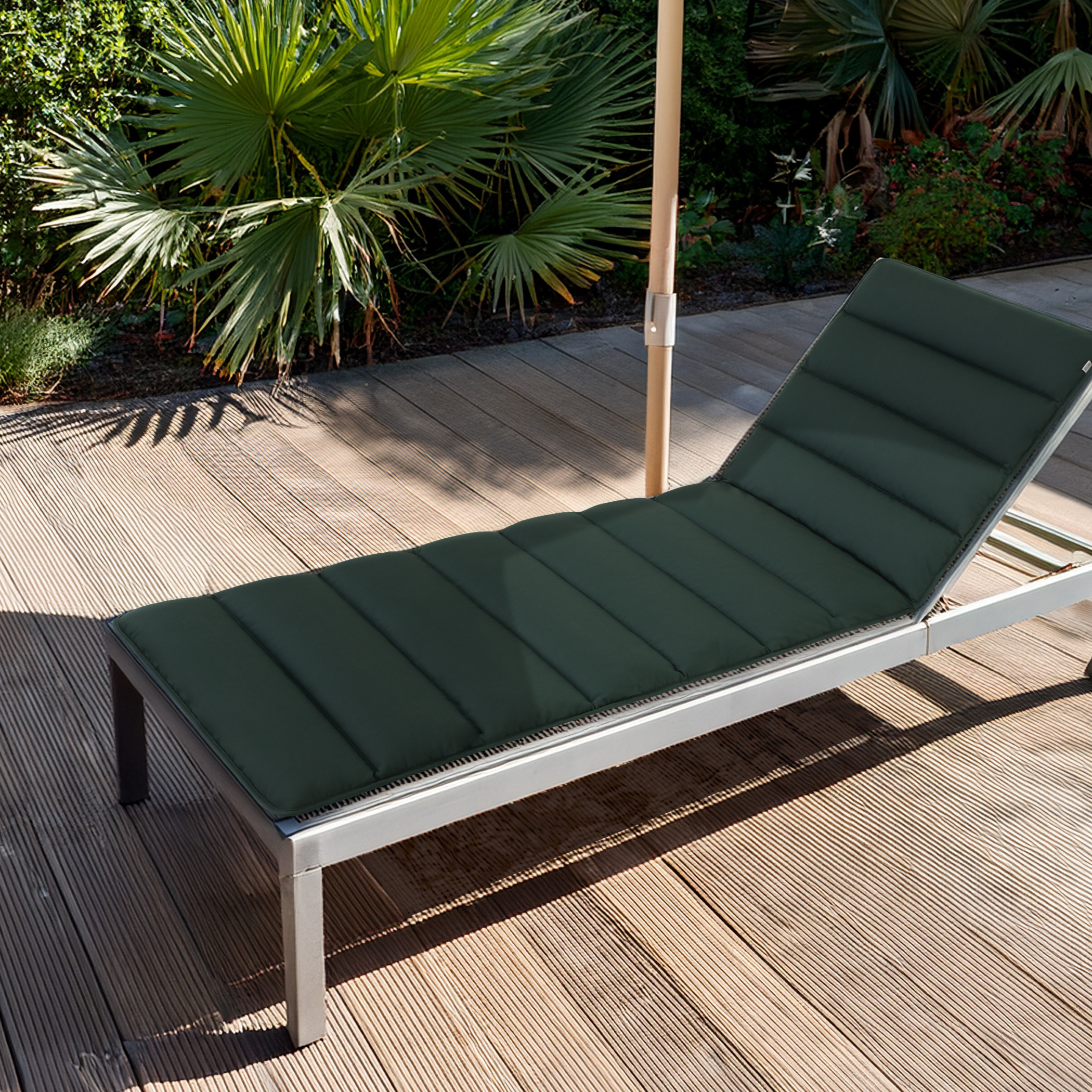 Mood - Premium Liegenauflagen Flair in Moosgrün, wetterfest und bequem, von HAVE A SEAT Living
