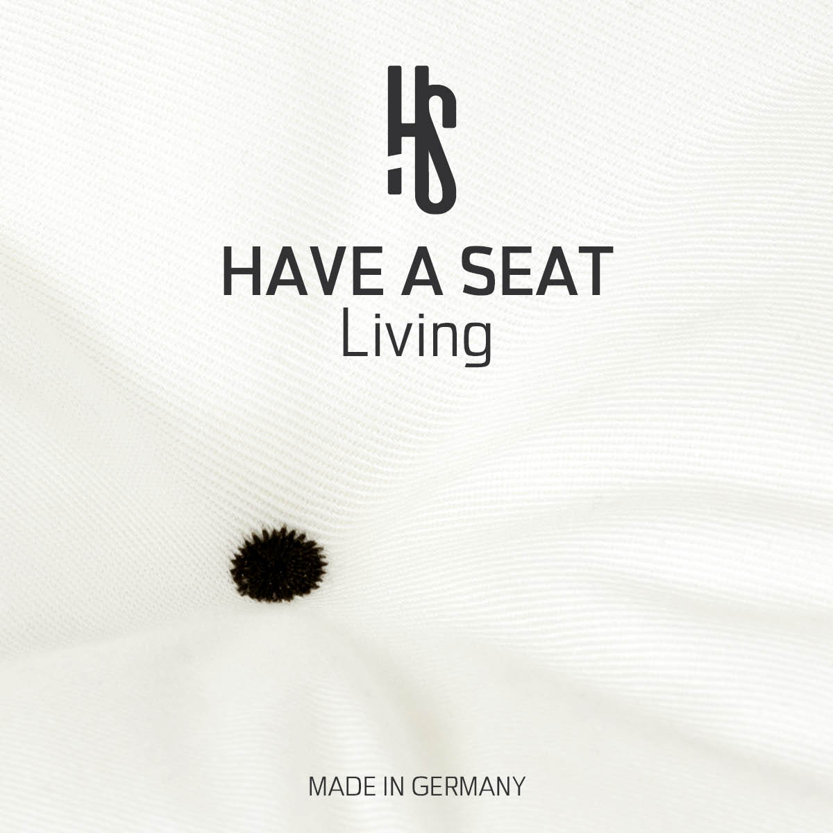 Weiße Sitzauflage für Gartenbank | strapazierfähiger, hautfreundlicher Oberstoff aus Baumwoll-Mischgewebe - Design Riegel schwarz - Made in Germany